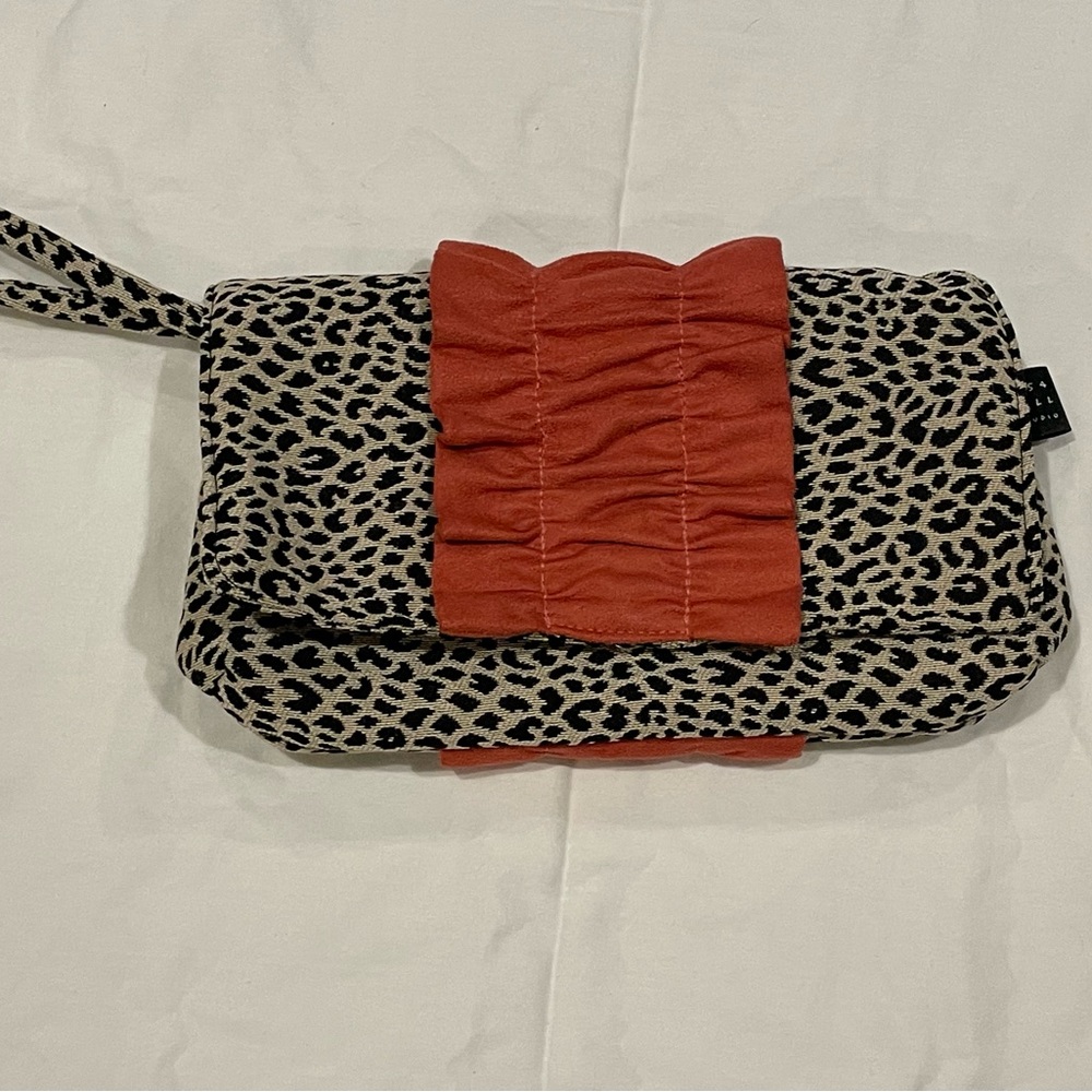 1154 LILL Studio Clutch